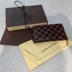 Louis Vuitton Damier Ebene Compact Zippy Wallet